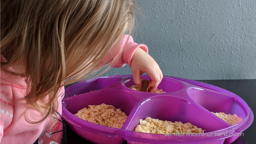 Fun Ways to Keep Toddlers Busy in the Winter