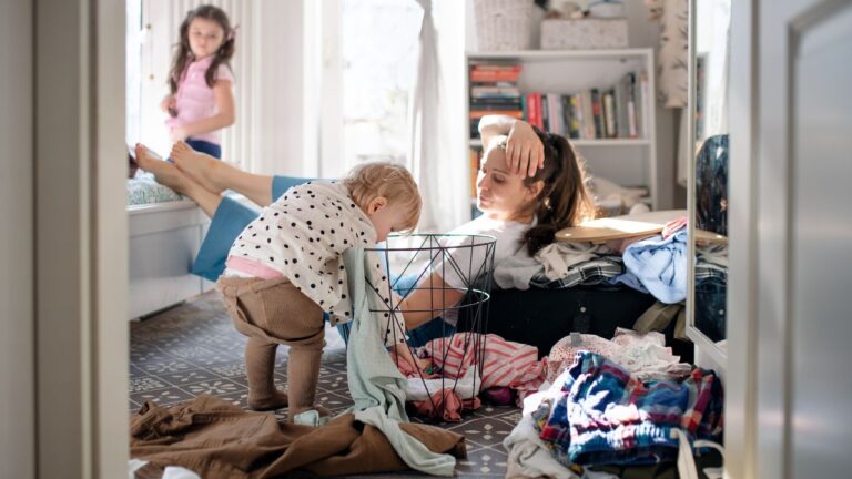 27 Stay-at-Home Mom Hacks That You Need to Know